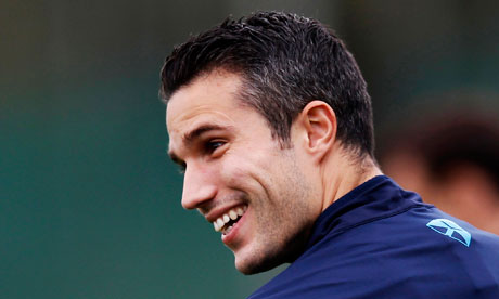 Arsenal and United win, while Newcastle United and Villa draw - Robin-van-Persie-008