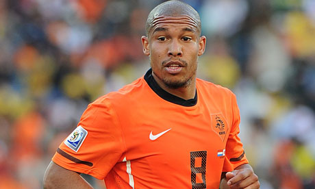 AC Milan close to signing Nigel De Jong